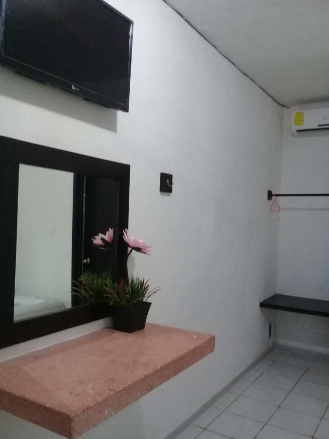 Hotel 41 Valladolid Екстер'єр фото